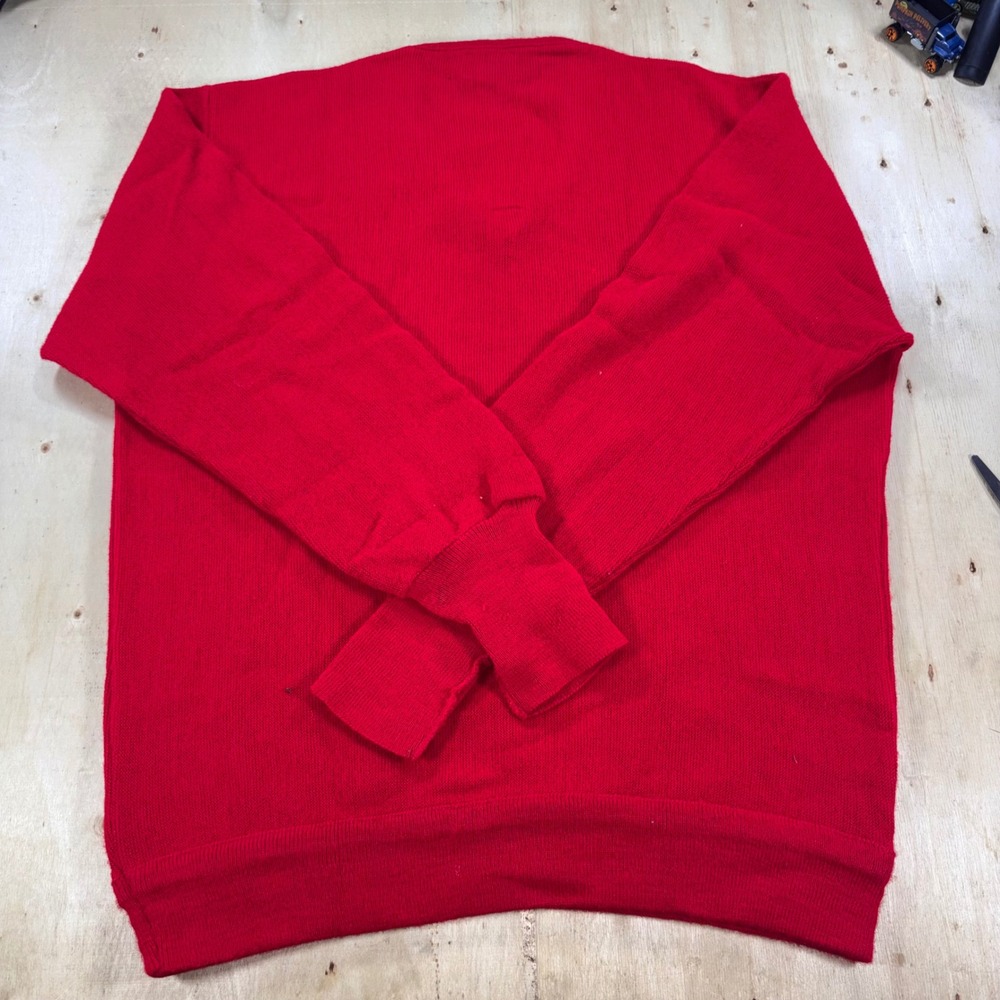 Vintage IZOD Lacoste Mens L Red V-Neck Orlon Acrylic Sweater Made USA Crocodile - Picture 5 of 5